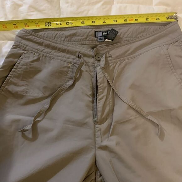 REI, capris, ladies size 10, great condition, UPF protection of 50, 💯 nylon - Picture 11 of 12